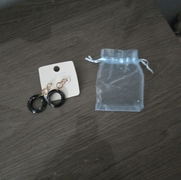 Earring And Ring Bundle Size 8/9
